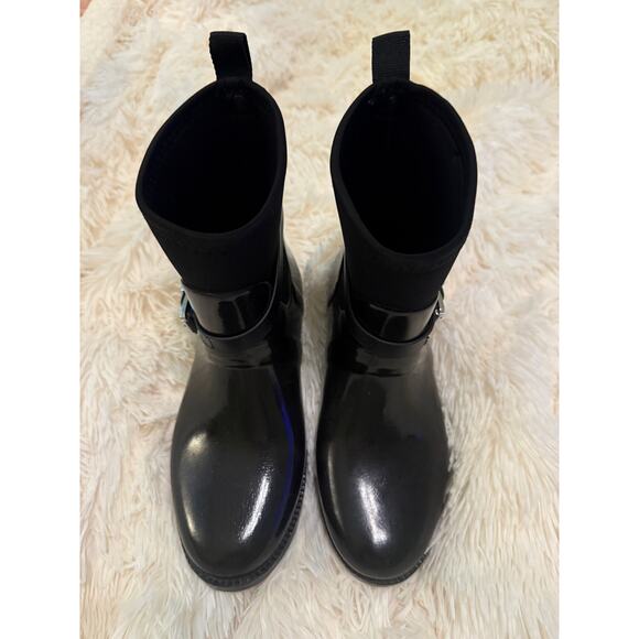Michael Kors Shoes - NWOT Michael Kors Black Waterproof Mid Ankle Glossy Boots. 6